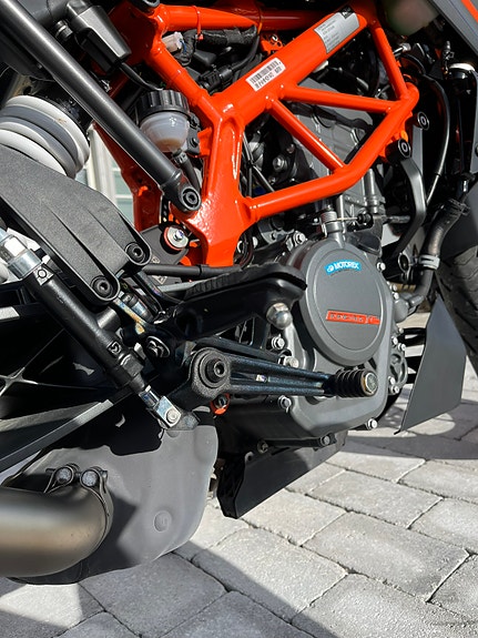KTM Duke 125 - 2023 mod – Strøken og meget velholdt – Leo Vince – 10.000 km 13 of 17