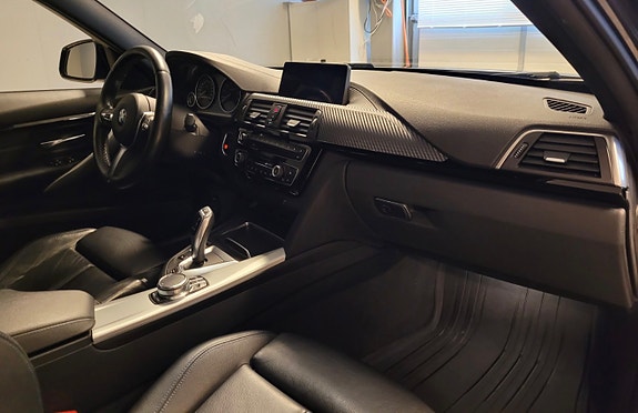 BMW 330e 5 of 11