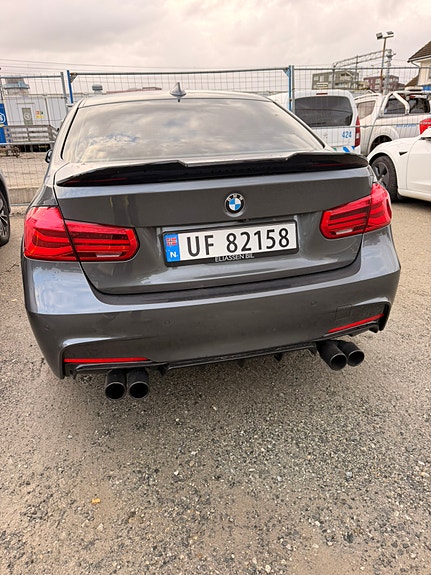 BMW 330e 3 of 11
