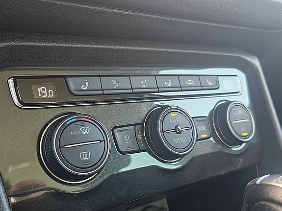 Volkswagen Tiguan 12 of 18