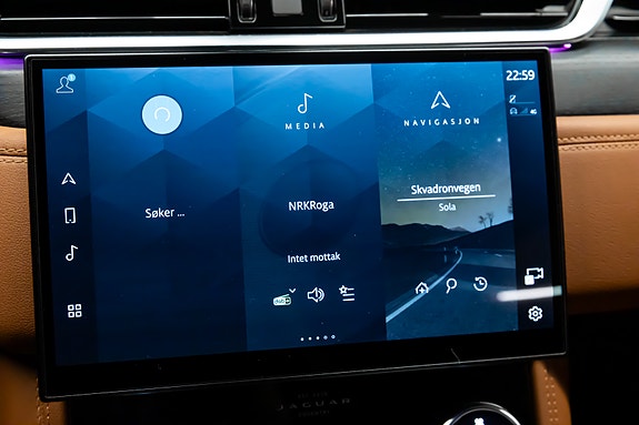 Jaguar F-PACE 26 of 30
