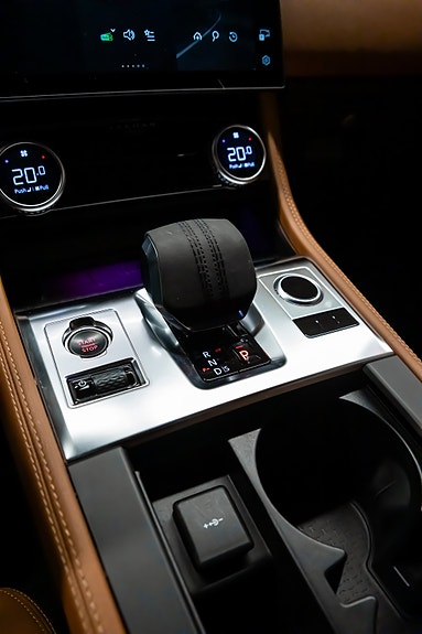 Jaguar F-PACE 22 of 30