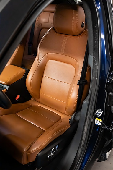 Jaguar F-PACE 16 of 30