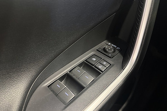 Toyota RAV4 11 of 29