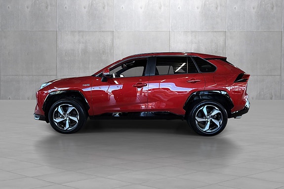 Toyota RAV4 2 of 29