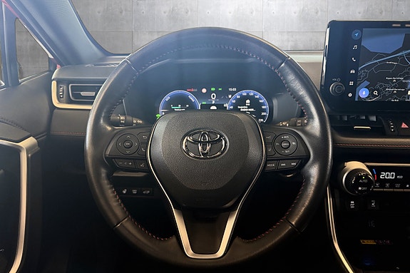 Toyota RAV4 12 of 29