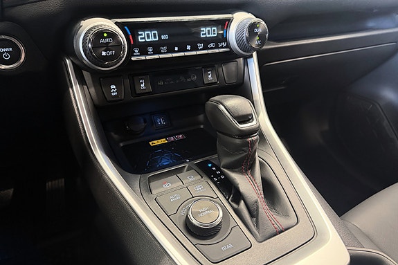 Toyota RAV4 21 of 29