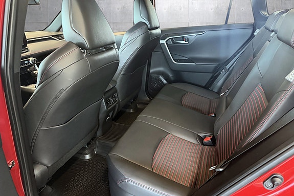 Toyota RAV4 22 of 29