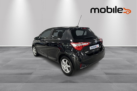 Toyota Yaris 21 of 24