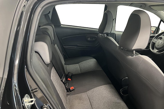 Toyota Yaris 22 of 24