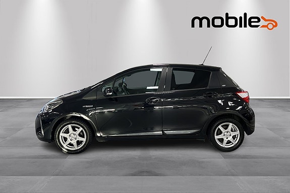 Toyota Yaris 20 of 24