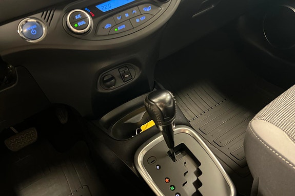 Toyota Yaris 14 of 24