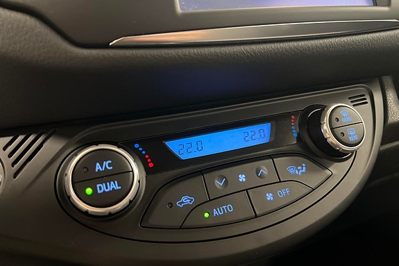 Toyota Yaris 15 of 24