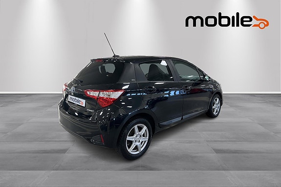 Toyota Yaris 3 of 24