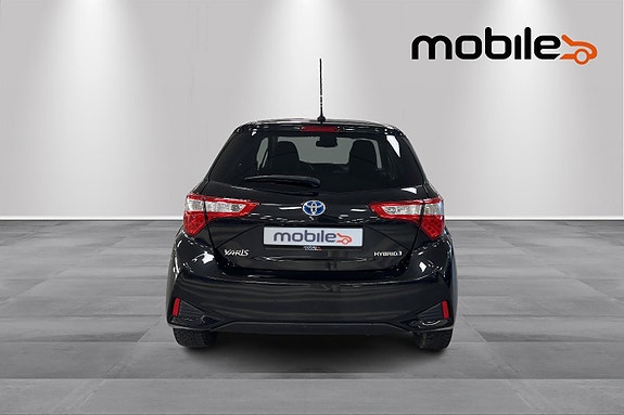 Toyota Yaris 4 of 24