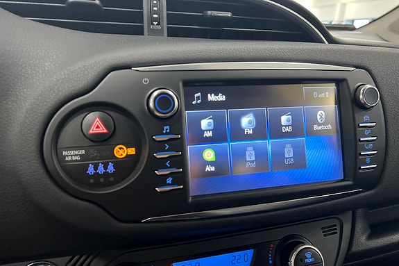 Toyota Yaris 13 of 24