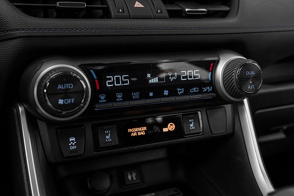 Toyota RAV4 16 of 27