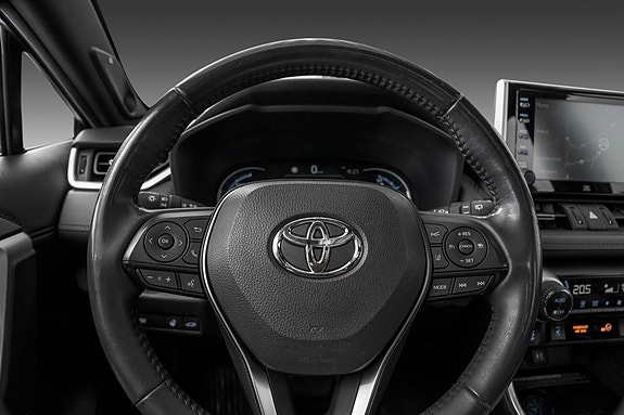 Toyota RAV4 11 of 27