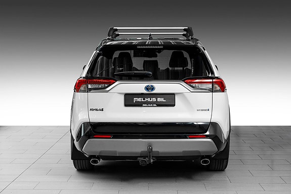 Toyota RAV4 8 of 27