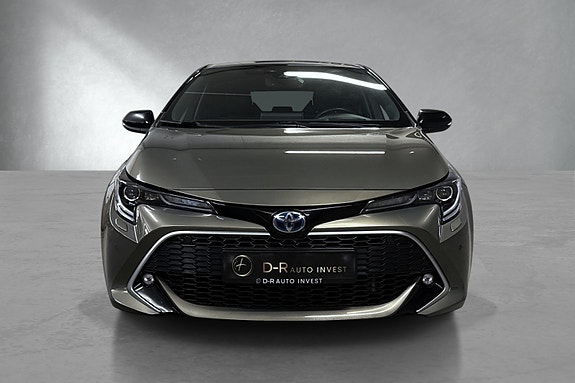Toyota Corolla 2 of 28