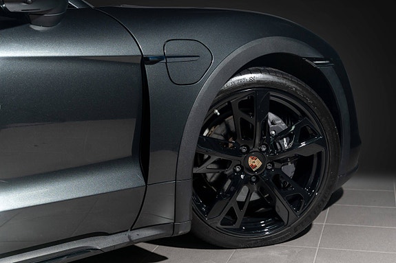 Porsche Taycan 4 15 of 30