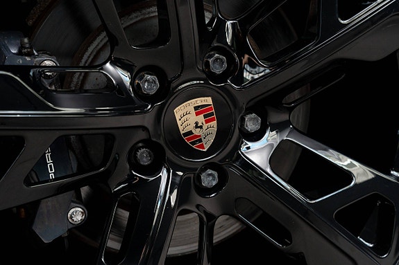 Porsche Taycan 4 14 of 30
