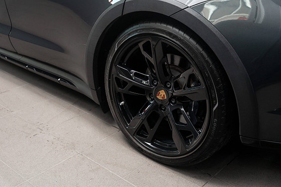 Porsche Taycan 4 20 of 30