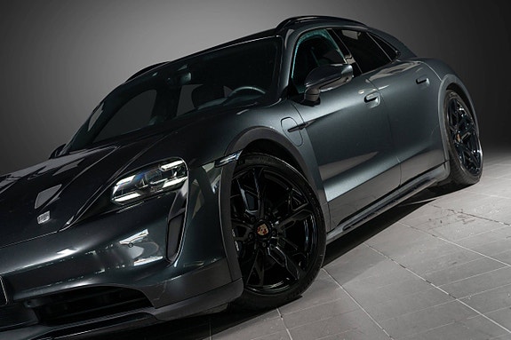 Porsche Taycan 4 24 of 30