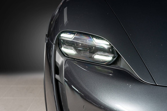 Porsche Taycan 4 18 of 30