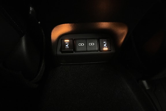 Lexus UX300e 12 of 20
