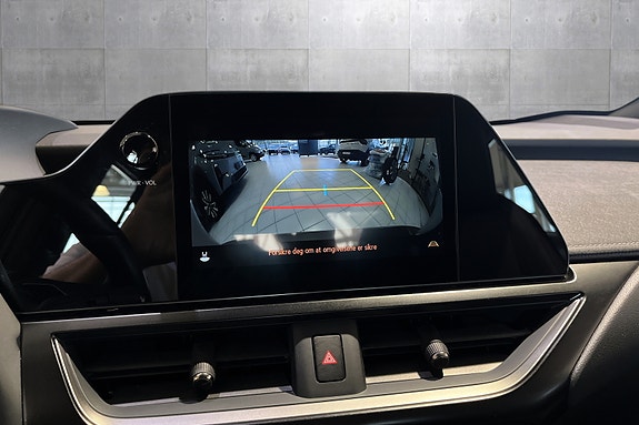 Lexus UX300e 14 of 20
