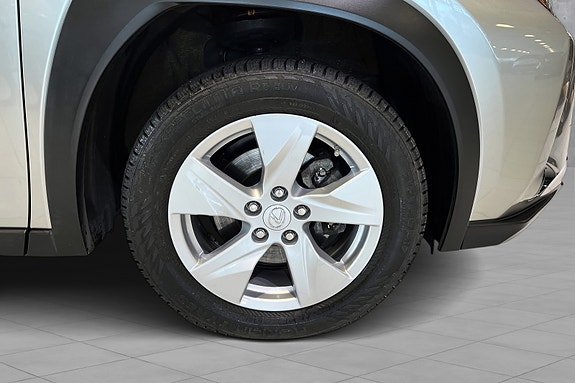 Lexus UX300e 19 of 20