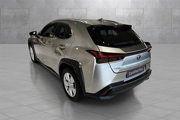 Lexus UX300e 3 of 20