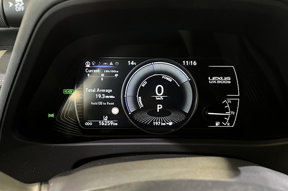 Lexus UX300e 13 of 20