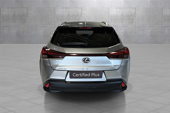 Lexus UX300e 4 of 20