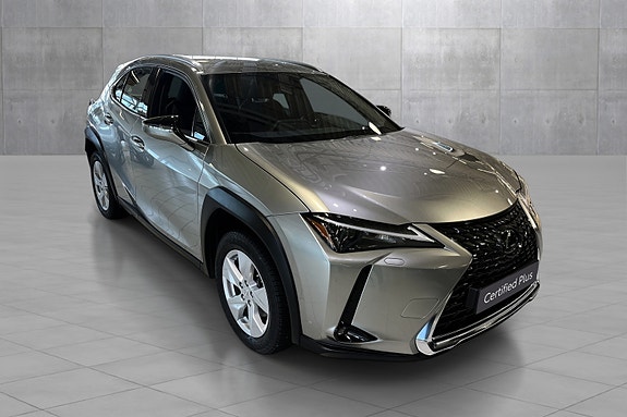 Lexus UX300e 7 of 20