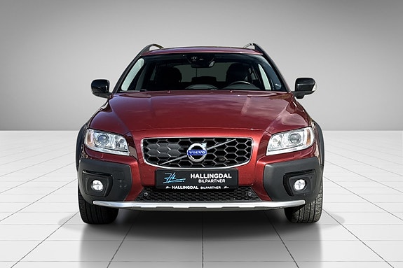 Volvo XC70 2 of 19