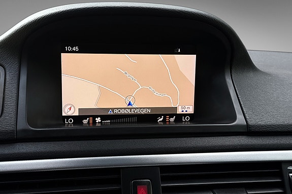 Volvo XC70 15 of 19