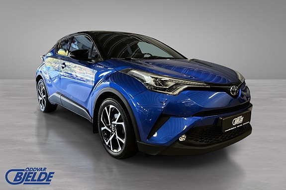 Toyota C-HR 3 of 16