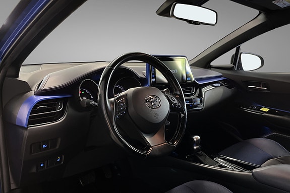 Toyota C-HR 9 of 16