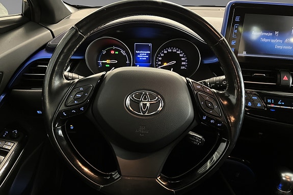 Toyota C-HR 15 of 16