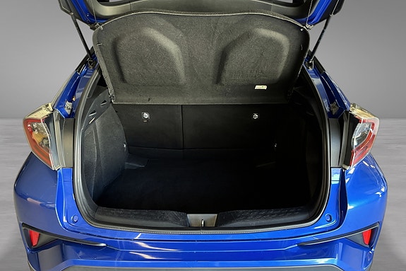 Toyota C-HR 8 of 16