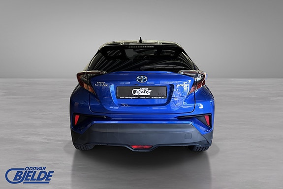 Toyota C-HR 6 of 16