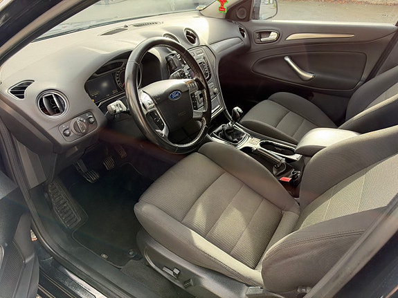 Ford Mondeo 9 of 11
