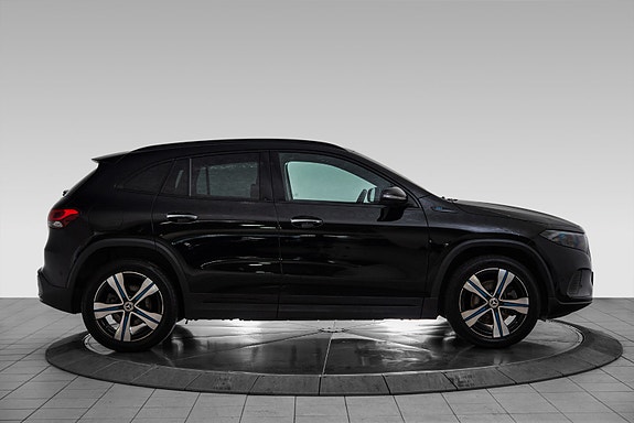 Mercedes-Benz EQA250 9 of 28