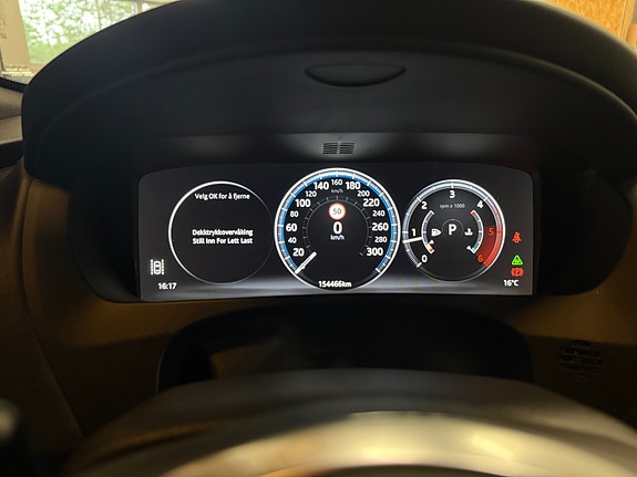 Jaguar F-PACE 15 of 30