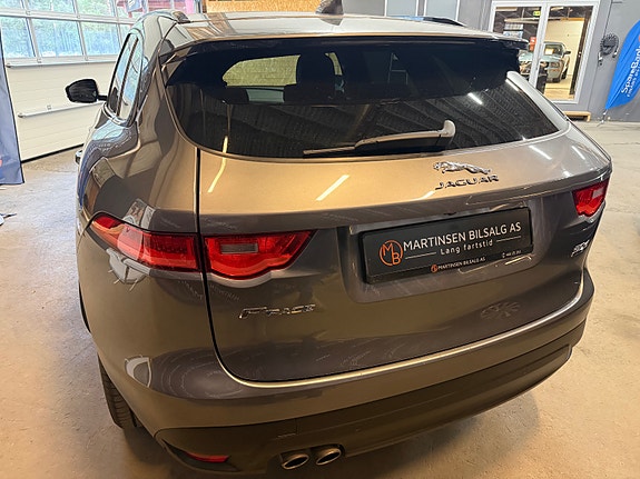 Jaguar F-PACE 6 of 30