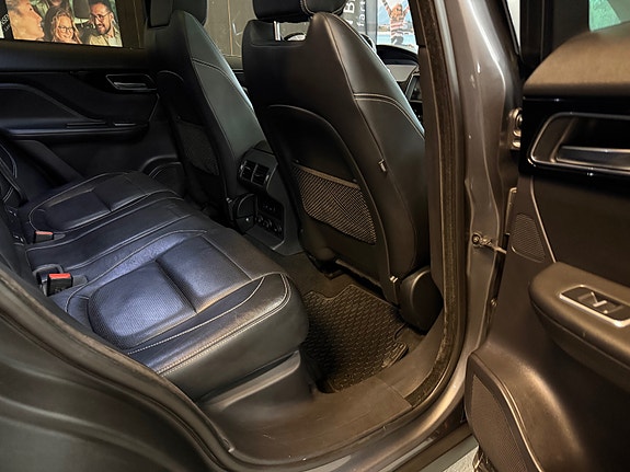 Jaguar F-PACE 28 of 30