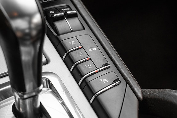 Porsche Cayenne Turbo 17 of 30