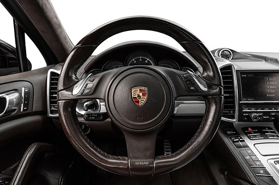 Porsche Cayenne Turbo 24 of 30